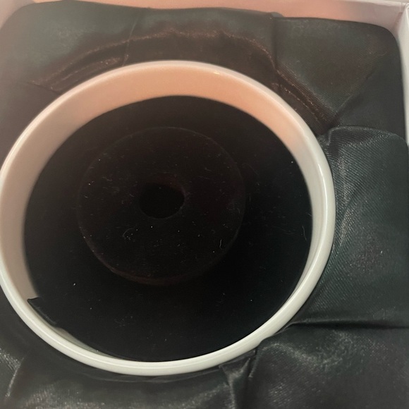 Pandora limited edition bracelet and charm ceramic case - Picture 5 of 6